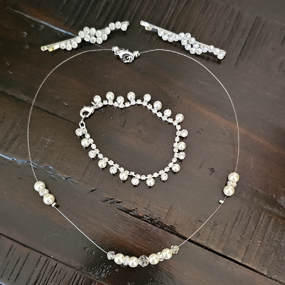 Elegant Silver Pearl Necklace And Bracelet Set